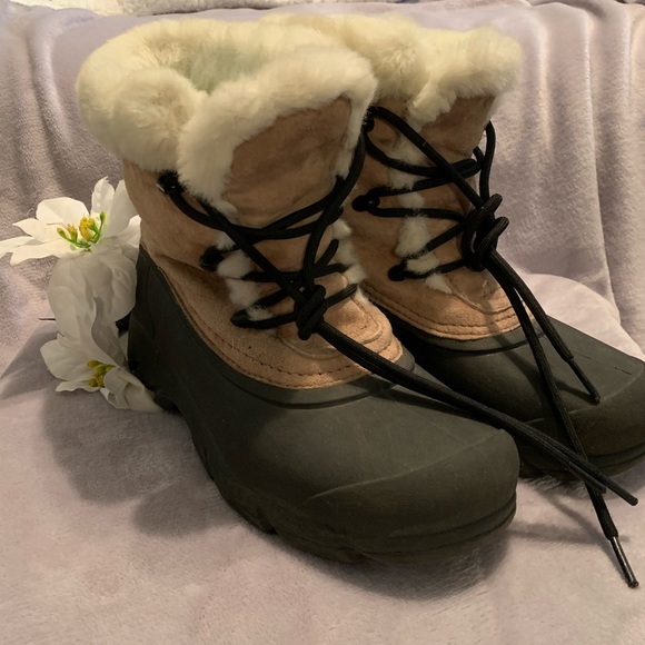 Sorel Shoes - Sorel Snow Angel Boots 🥾